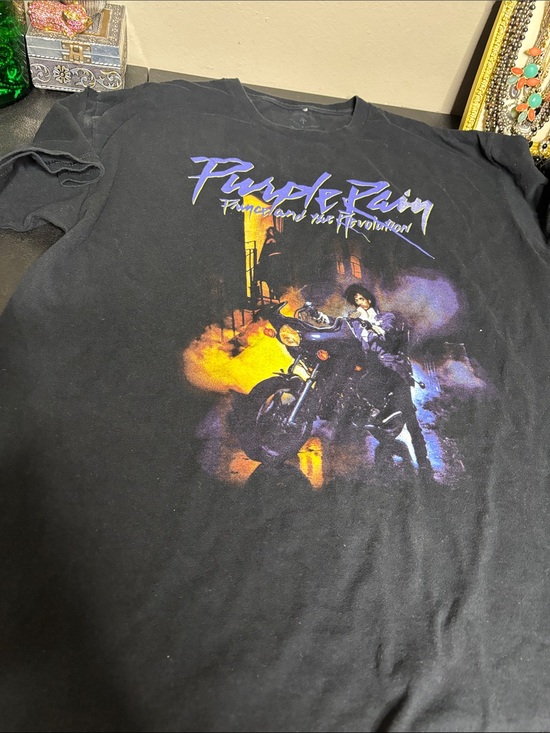 Source Unknown Tops - Prince Purple Rain Black Graphic Tee Purple and Yellow Artwork Band Tshirt XL